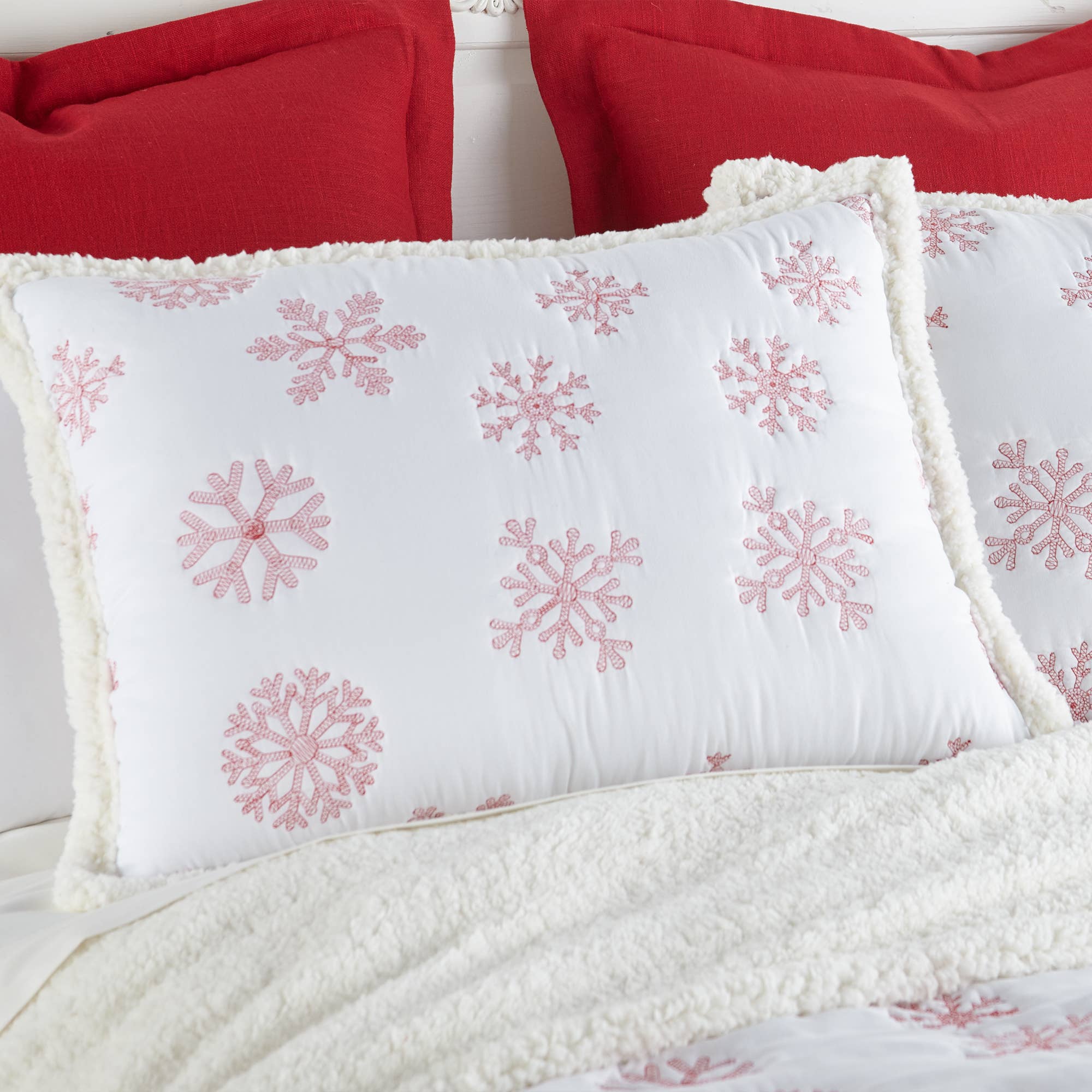 Red Snowflake Sherpa Quilt Set: Natural / King/Cal King