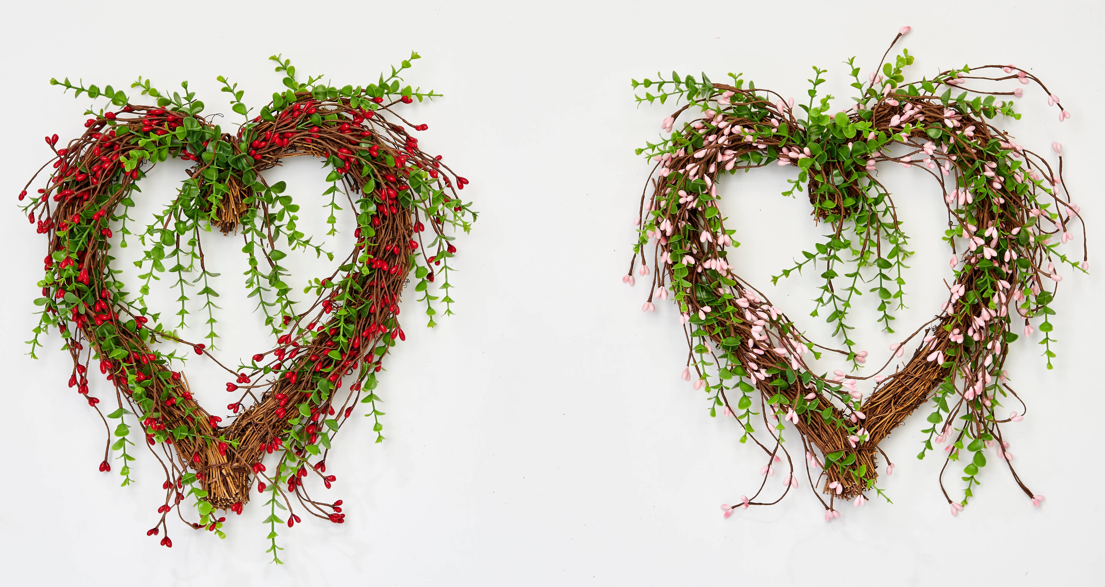 15" Berry Heart Wreath: Red