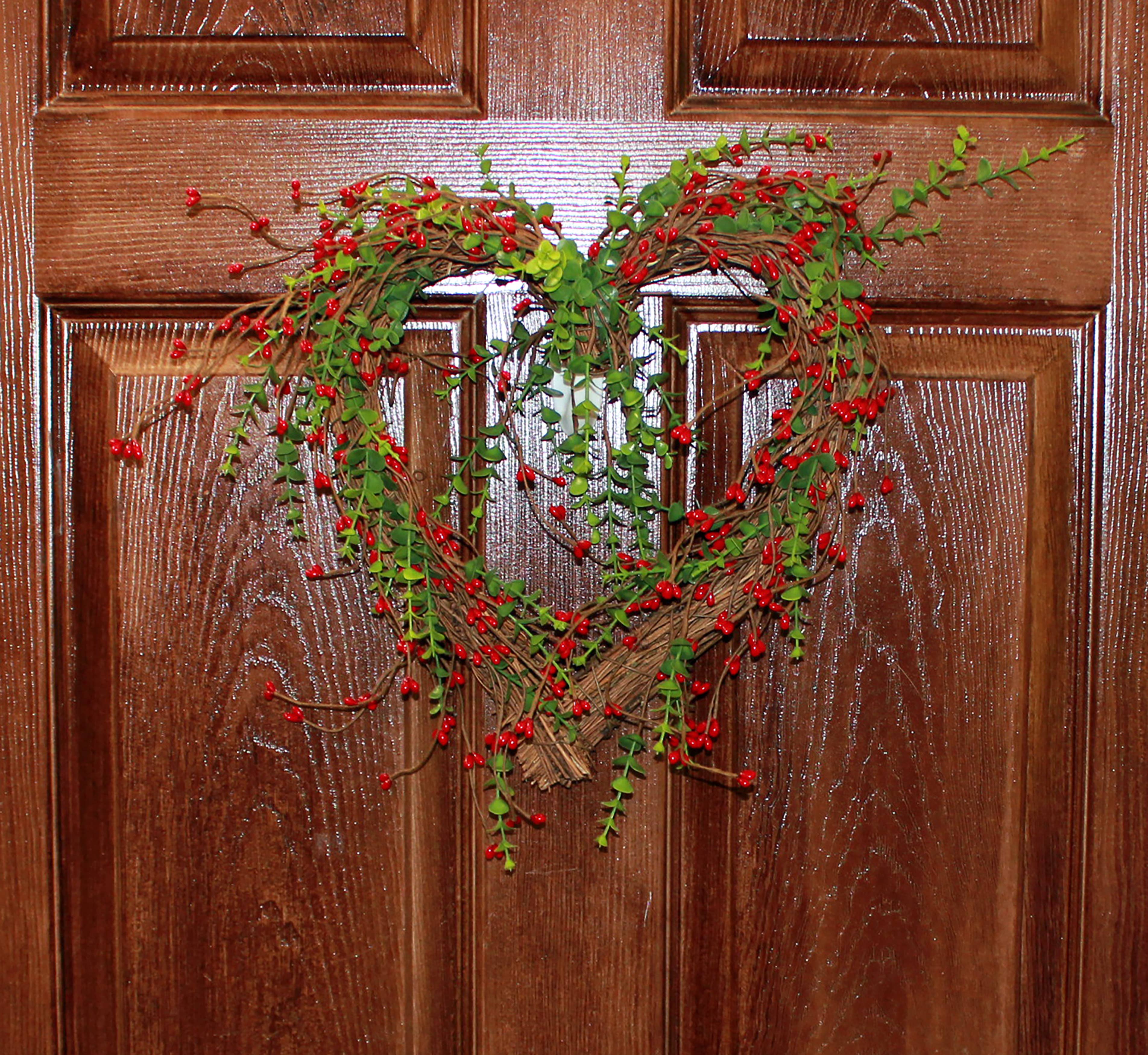 15" Berry Heart Wreath: Red
