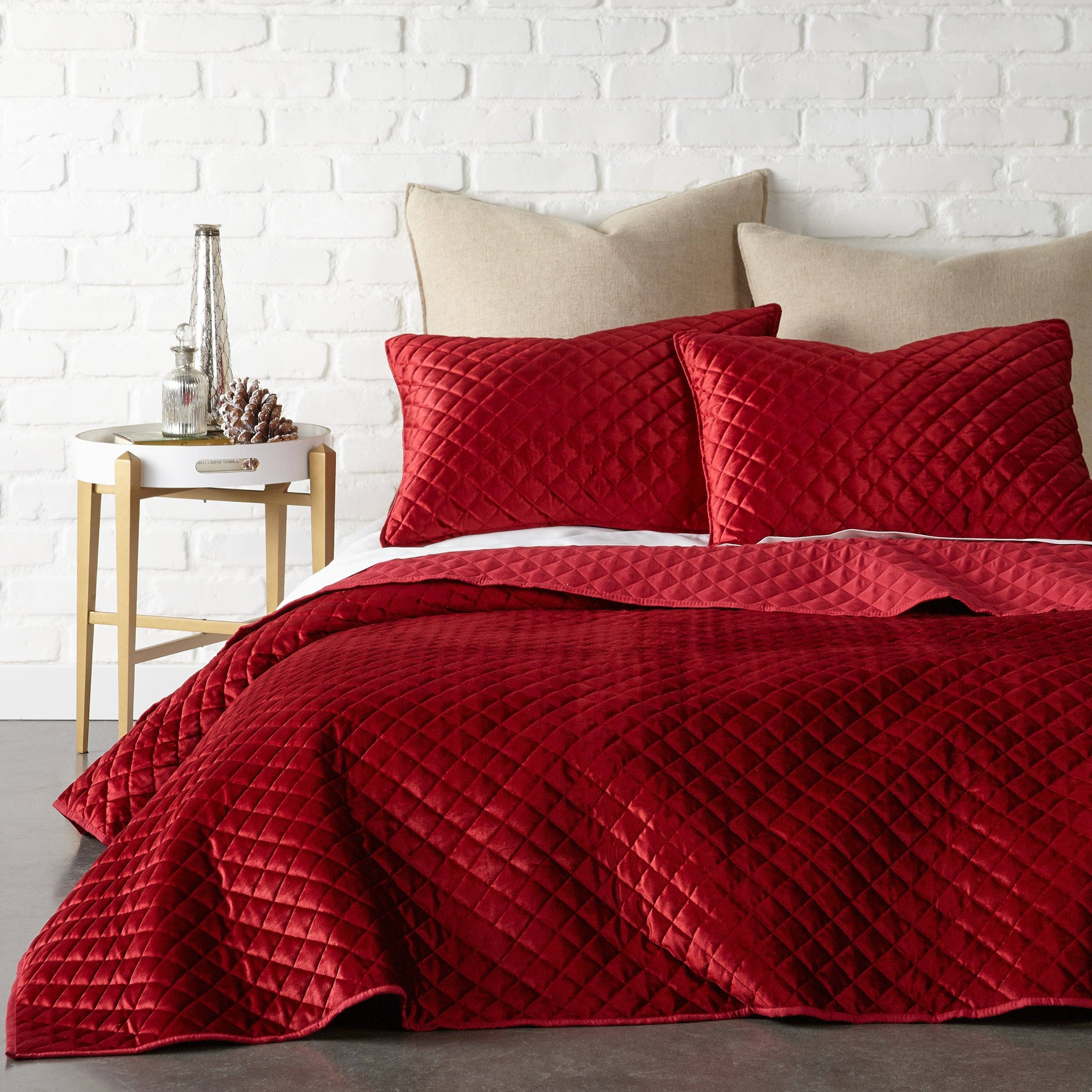 Red Velvet Quilt Set: Red / King/Cal King