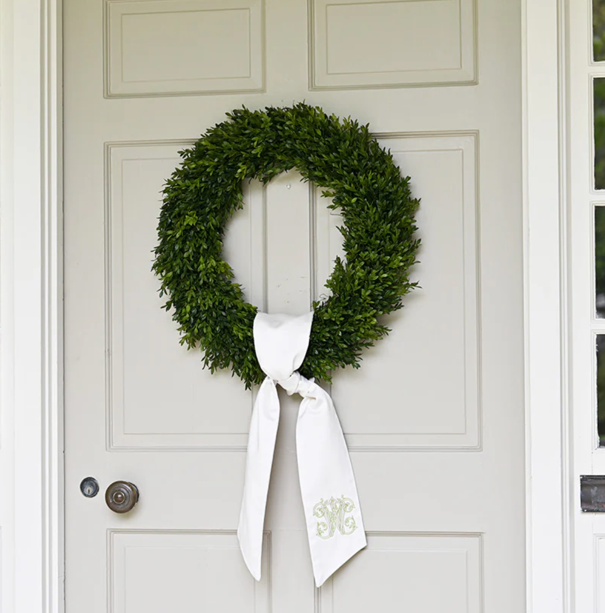 Round Boxwood Wreath  24"