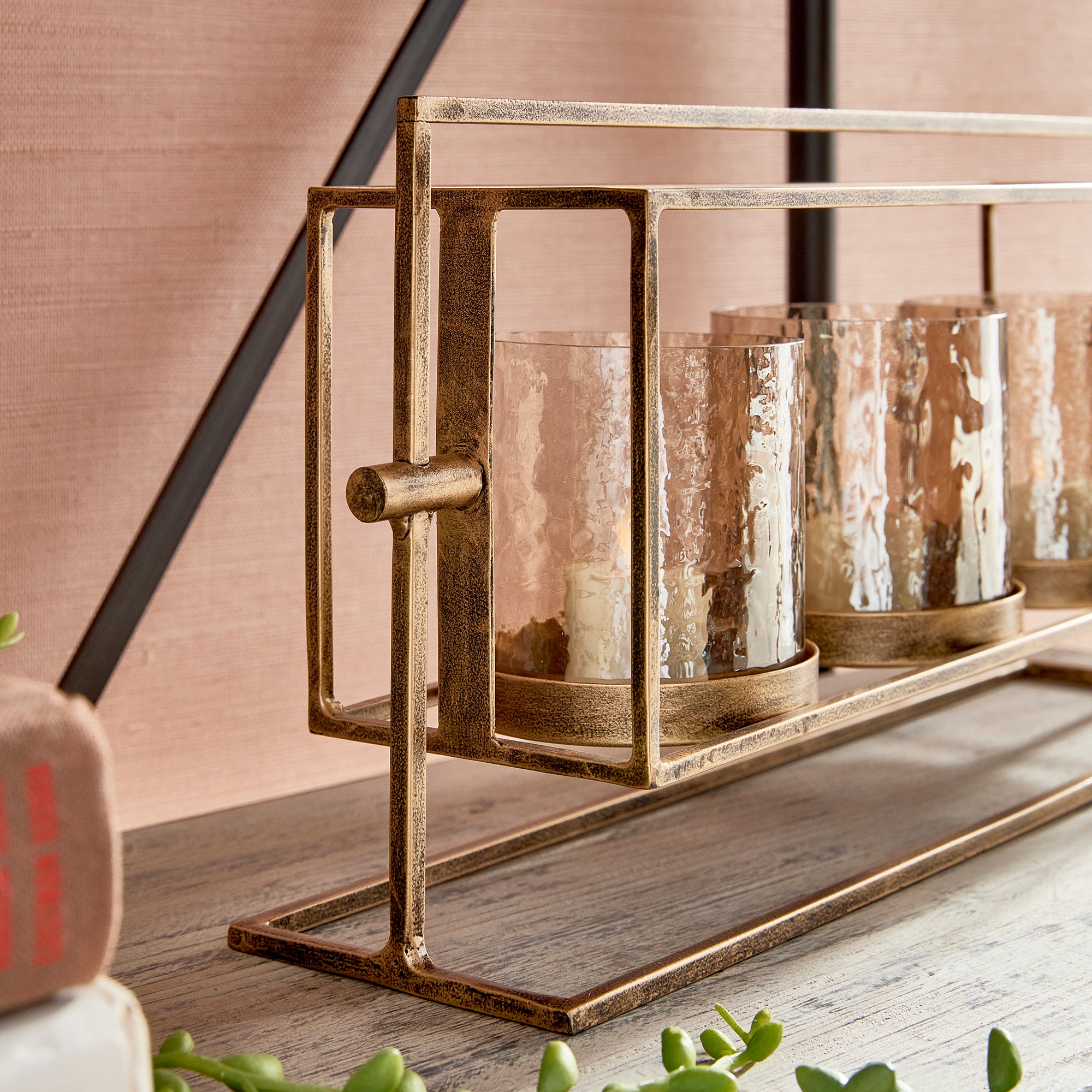 WESLEY 3-CANDLE HURRICANE