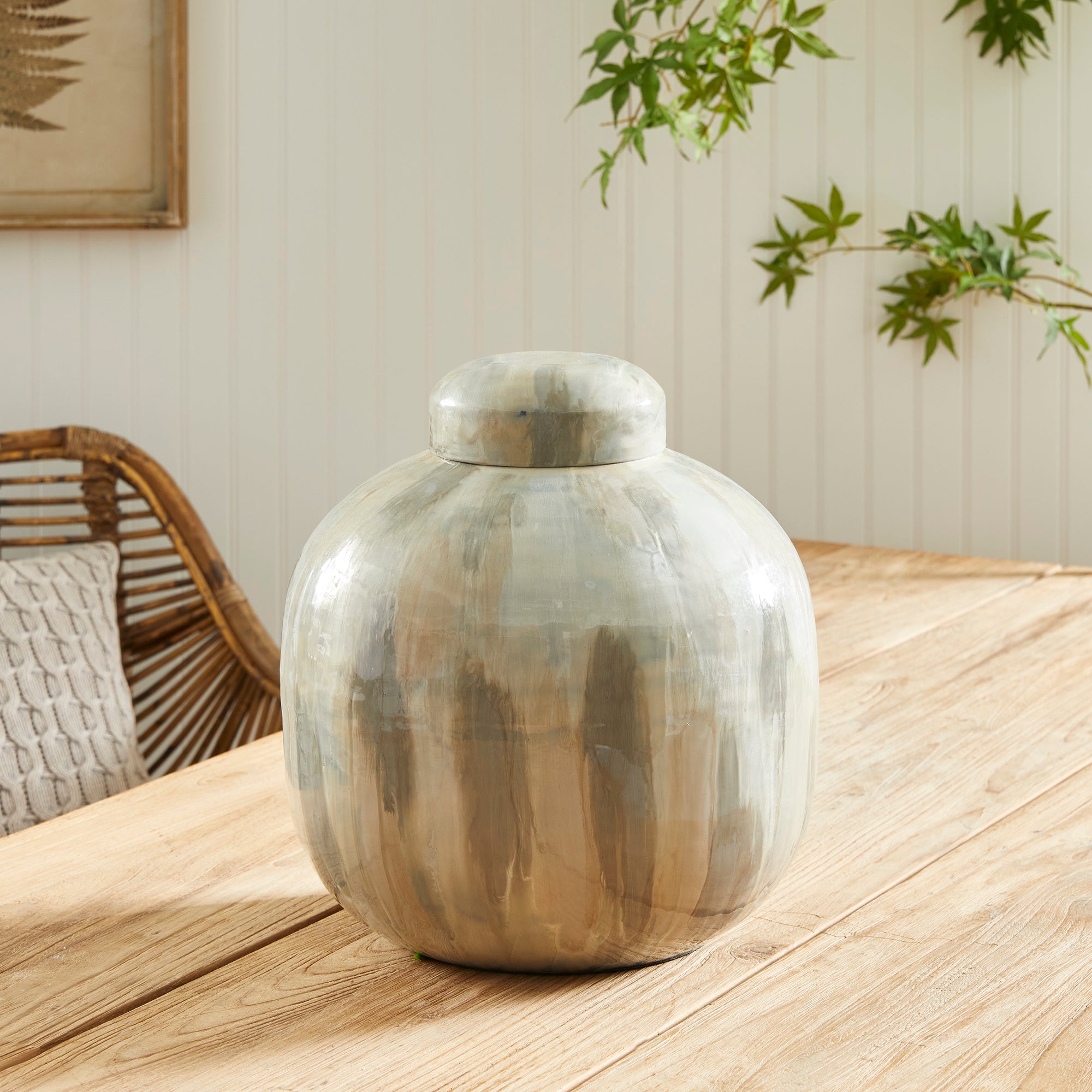ALMETA LIDDED URN