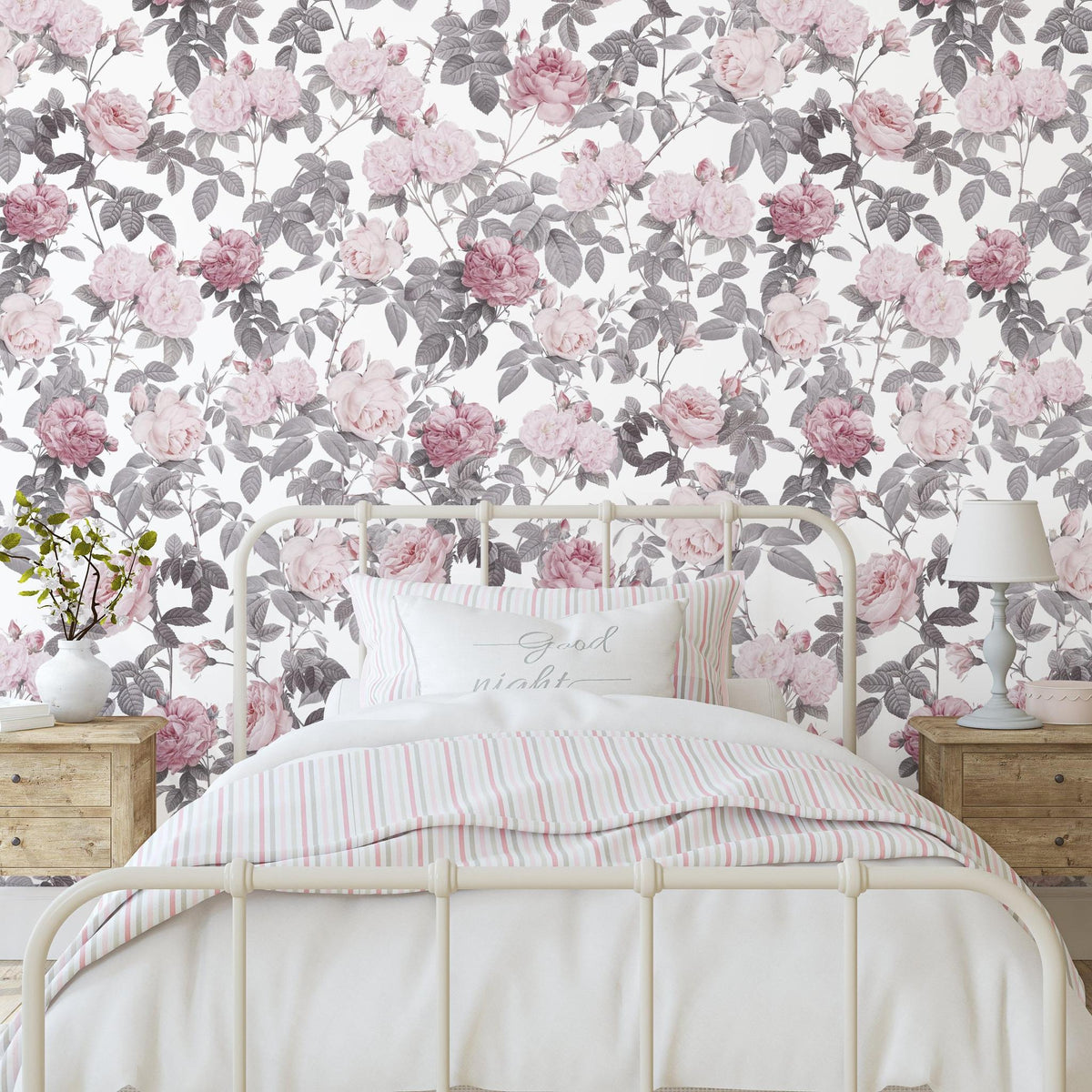 Secret Garden (White) Wallpaper